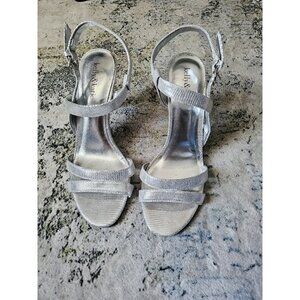 Kelly and Katie Heels Silver Metallic With Rhinestones, So Elegant Size 9 leathe